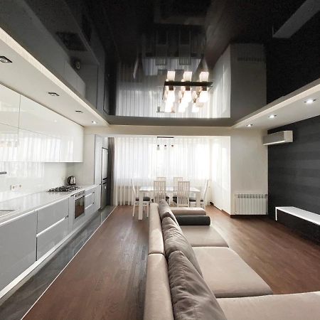 Luxury 2-Bedroom River View Днепр Экстерьер фото
