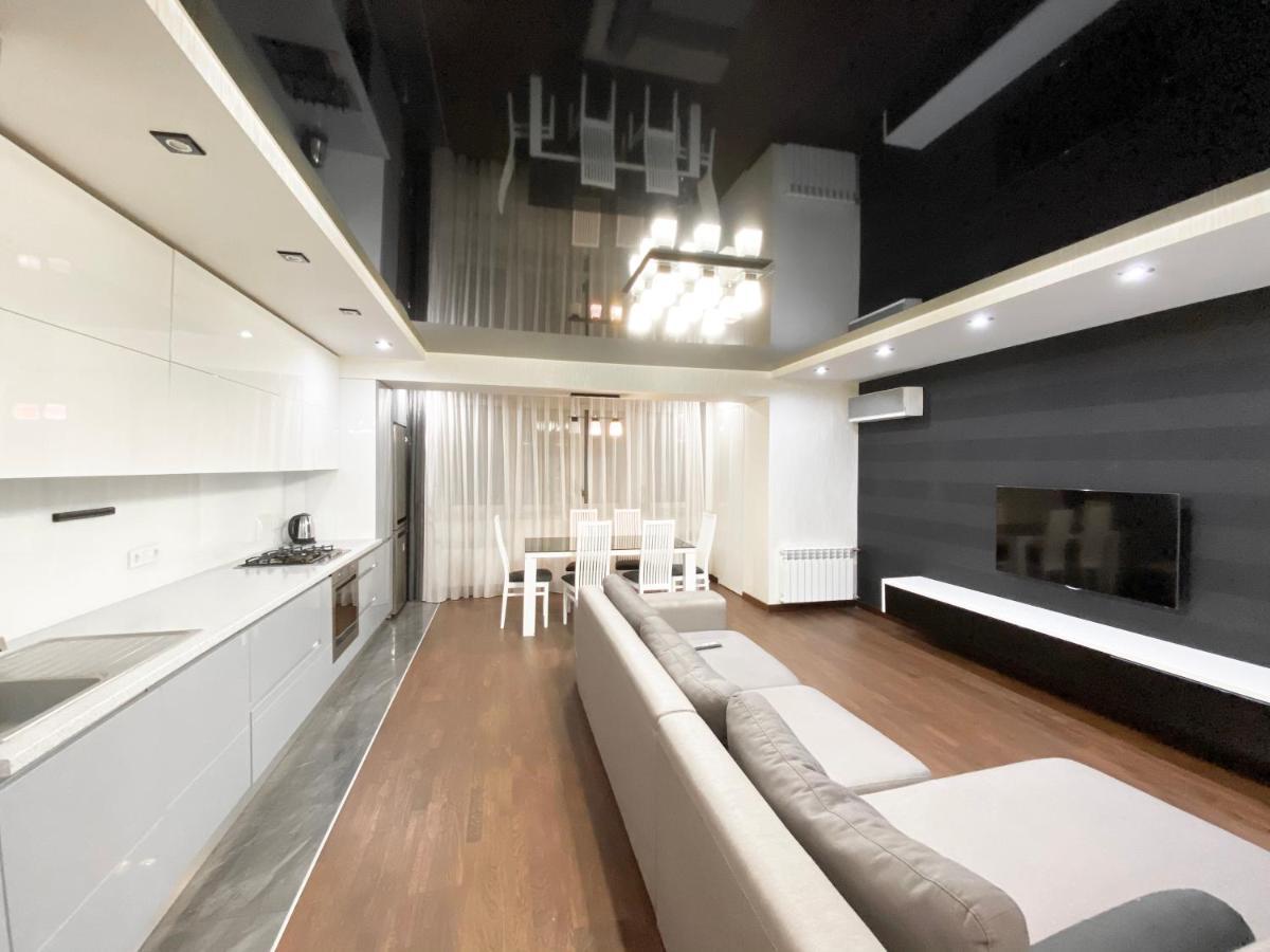 Luxury 2-Bedroom River View Днепр Экстерьер фото